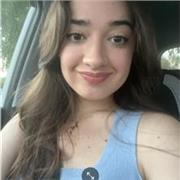 Profesora de Historia que imparte clases a niños de todas las edades